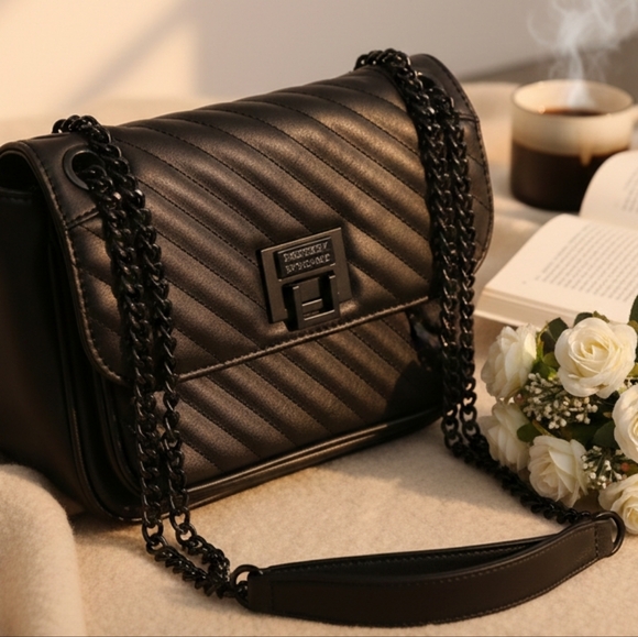 BADGLEY MISCHKA Black Quilted Leather Crossbody Bag - Picture 3 of 12